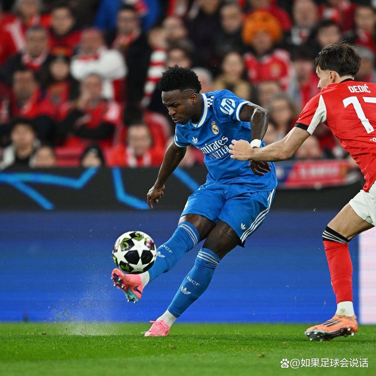 威尼修斯一脚世界波，把穆里尼奥踢上了看台。皇马这次算是在光明球场，把20天前的那笔账给清了